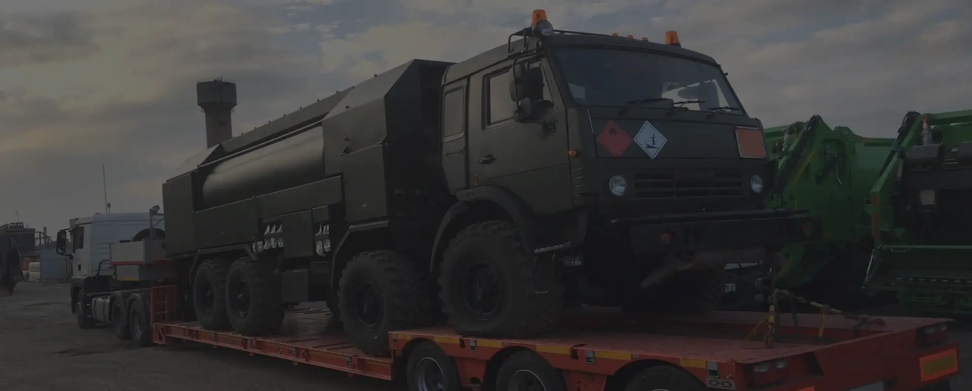 Низкая цена по договору на перевозку военной техники и спецтехники в поселке Кез (Приволжский округ - Удмуртская Республика-Удмуртия)